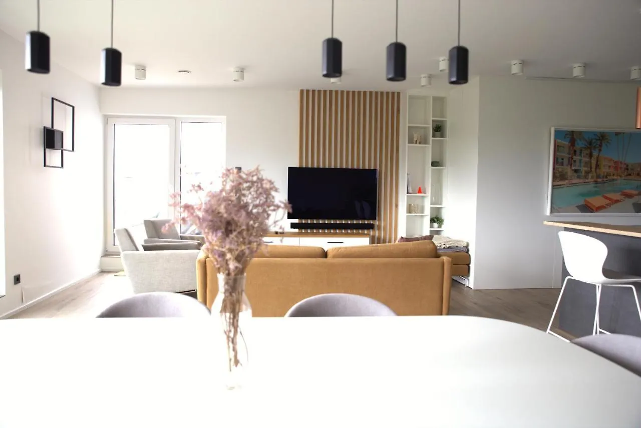 Peaceful Modern 2 Bedroom Penthouse With Nice View Hesperange 0*,