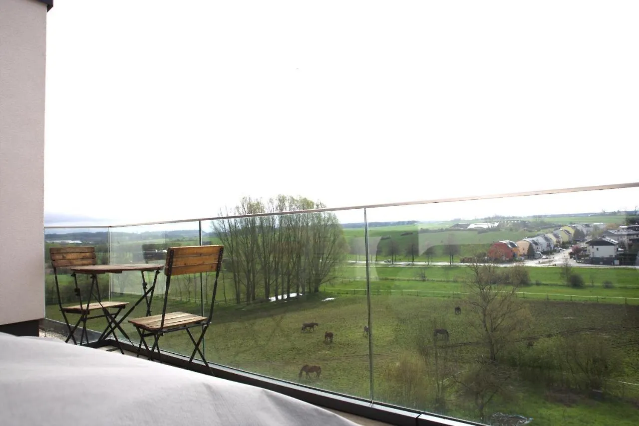 Peaceful Modern 2 Bedroom Penthouse With Nice View Hesperange Apartmán