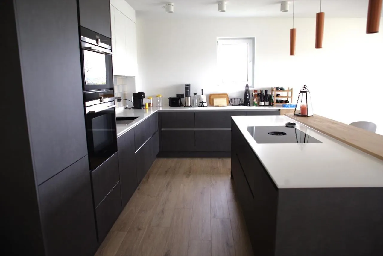 Peaceful Modern 2 Bedroom Penthouse With Nice View Hesperange Apartmán